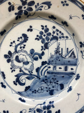 Load image into Gallery viewer, Nice 18 th century delft plate with flowers
