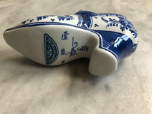 Load image into Gallery viewer, Royal Delft handpainted dutch shoe 1982
