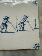 Afbeelding in Gallery-weergave laden, T41) tile with children playing golf
