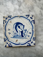 Afbeelding in Gallery-weergave laden, T154)rare 17 th century tile with elephant
