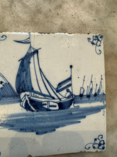 Afbeelding in Gallery-weergave laden, T53)18 th century delft tile with ship
