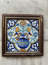 Load image into Gallery viewer, T34)17 th century delft polychrome tile flowervase
