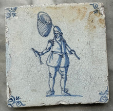 Load image into Gallery viewer, T73)17 th century tile with fisherman and fish
