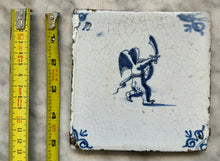 Load image into Gallery viewer, T69)delft amor/ angel/ putti tile 17 th century
