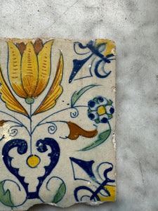 T56)delft tile with colored tulip vase 17 th century