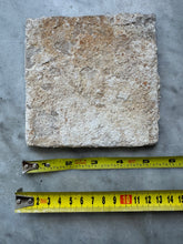 Load image into Gallery viewer, T155)17 th century tile with farmers

