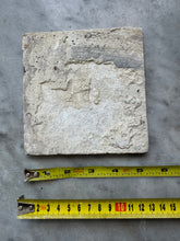 Load image into Gallery viewer, T159)delft tile with Jesus and the devil
