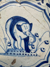 Afbeelding in Gallery-weergave laden, T154)rare 17 th century tile with elephant
