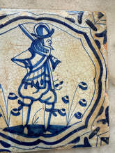 Load image into Gallery viewer, T16)delft tile with soldier
