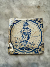 Load image into Gallery viewer, T12 handpainted delft tile with soldier
