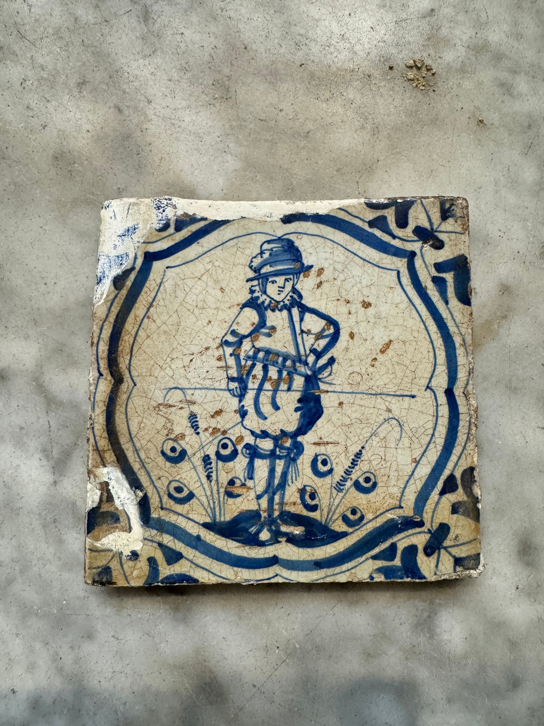 T12 handpainted delft tile with soldier