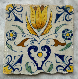 T56)delft tile with colored tulip vase 17 th century