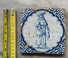 Load image into Gallery viewer, T90)17 th century delft handpainted Dutch tile with woman
