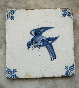 T8)Dutch 17 th century tile with bird