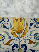 Load image into Gallery viewer, T56)delft tile with colored tulip vase 17 th century
