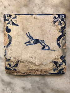 17 th century delft balustertile with hair