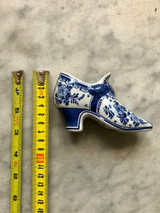 Royal Delft handpainted dutch shoe 1982