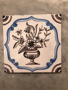 Rare Delft handpainted tile with flower