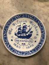 Load image into Gallery viewer, Royal Delft handpainted dutch plate with shop 1970
