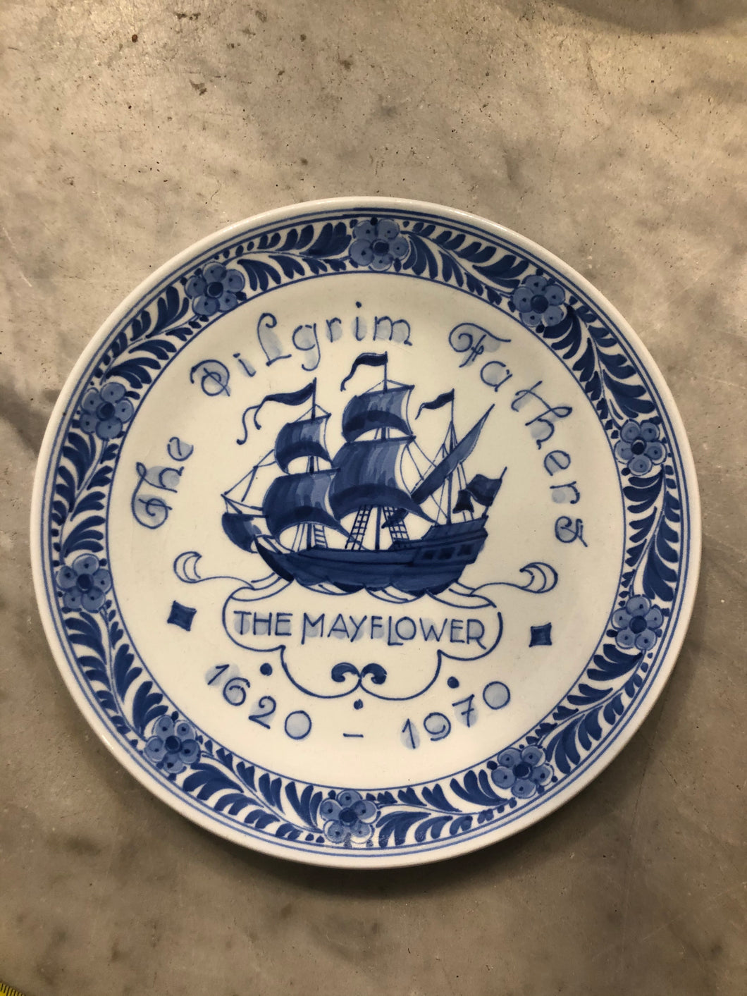Royal Delft handpainted dutch plate with shop 1970