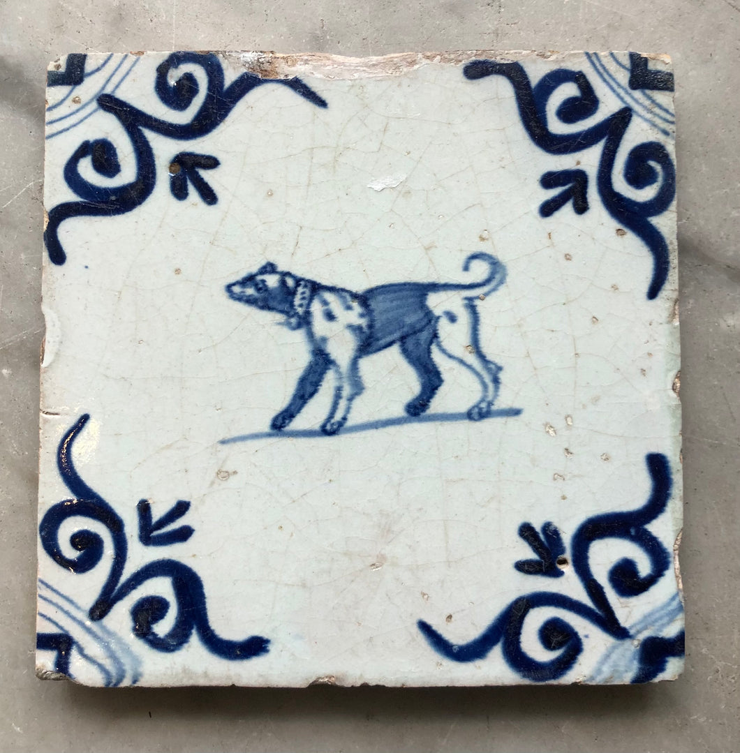 Early 17 th century delft handpainted dutch tile with dog