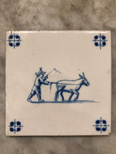 Afbeelding in Gallery-weergave laden, Handpainted dutch delft tile with donkey
