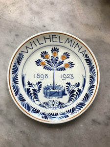 Royal Delft handpainted dutch plate with W wilhelmina