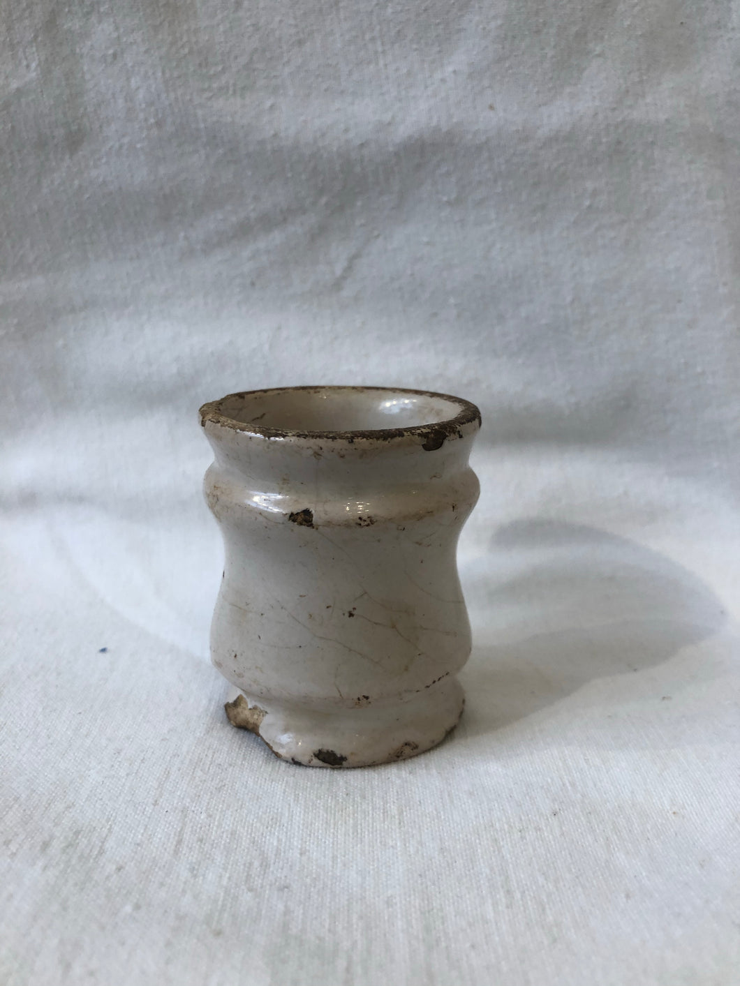 17 th century delft white ointment pot