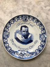 Afbeelding in Gallery-weergave laden, Royal Delft handpainted dutch plate with Coen and voc logo Made in 1919
