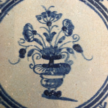 Afbeelding in Gallery-weergave laden, Nice flower tile handpainted
