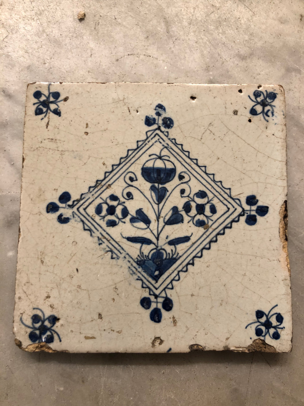 Rare flower delft tile handpainted
