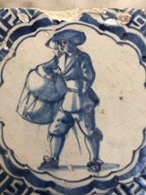 Afbeelding in Gallery-weergave laden, Handpainted Dutch Delft Tile Drummerboy
