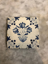 Load image into Gallery viewer, Nice delft flower tile

