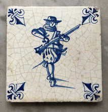 Afbeelding in Gallery-weergave laden, Very nice dutch delft tile with soldier 17 century
