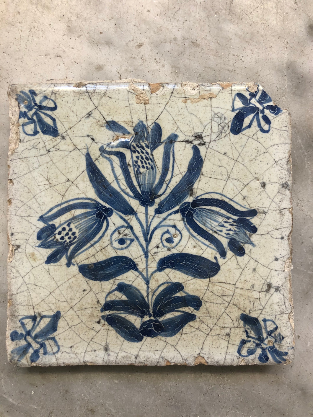 Rare Delft handpainted dutch tile with tulips