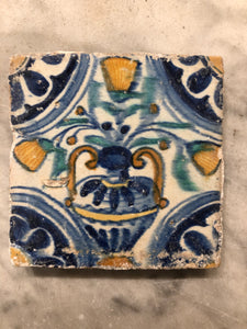 Early polychrome 17th century delft tile flowervase