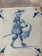 Afbeelding in Gallery-weergave laden, Handpainted dutch delft tile drummerboy
