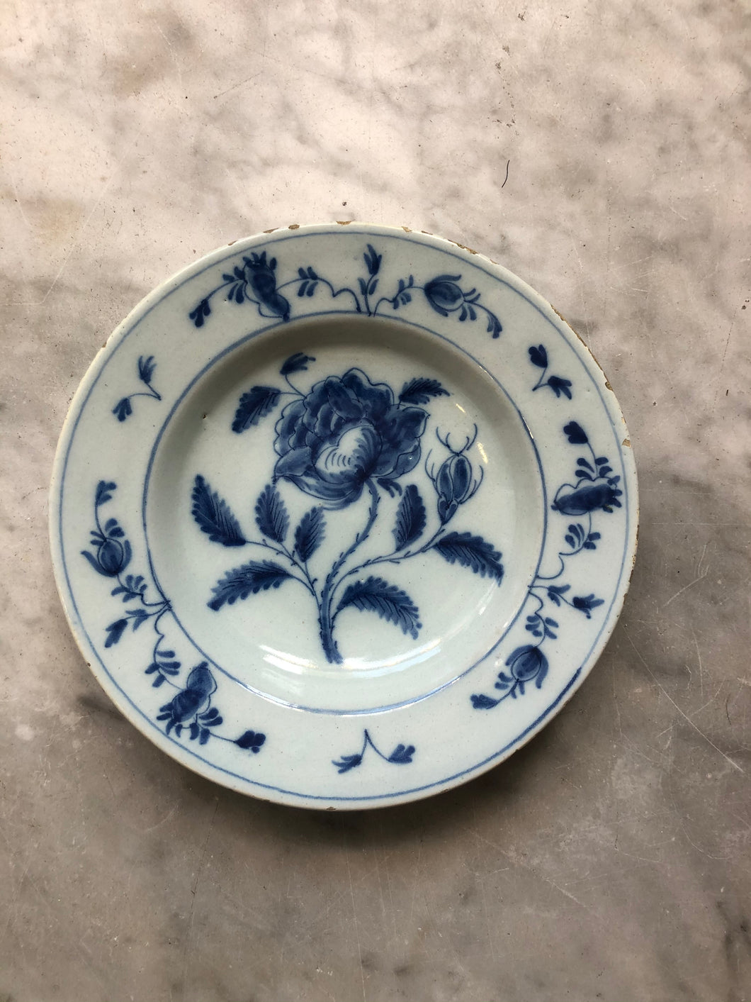 Nice handpainted dutch delft plate with tulip