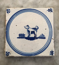 Afbeelding in Gallery-weergave laden, Nice handpainted delft tile dog
